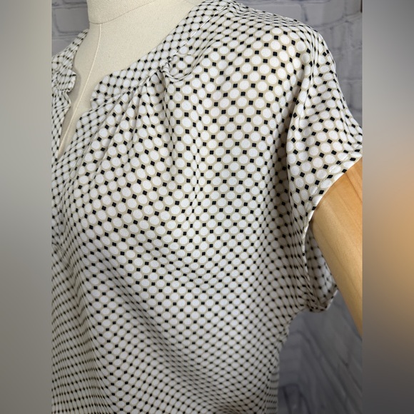 CB Established 1962 Flutter sleeve blouse - Picture 2 of 5